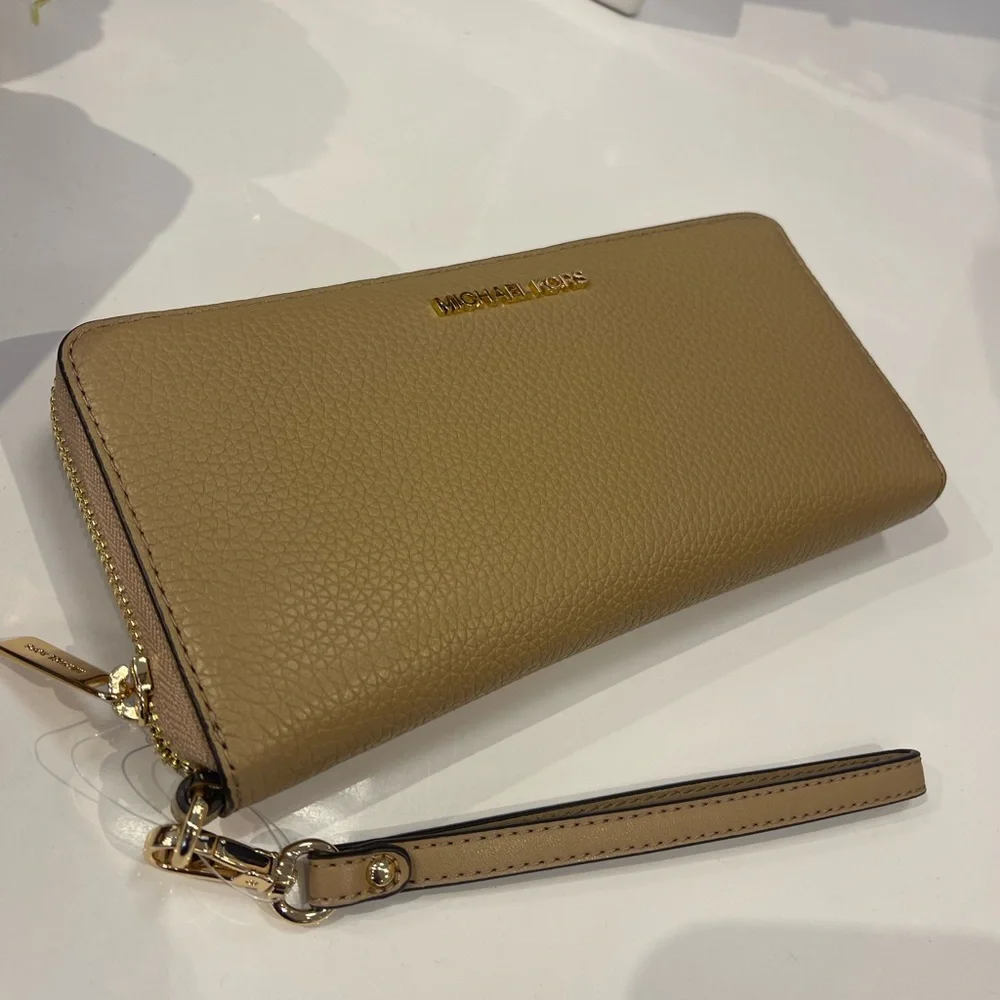 MICHAEL KORS JSTravel Lg Pebbled Leather Continental Wristlet Wallet Camel NWT